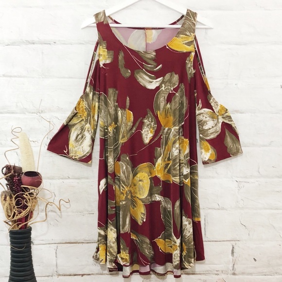 Red Floral Cold Shoulder Dress - Picture 2 of 6